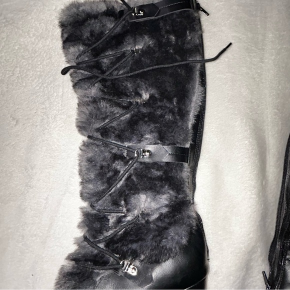 Shoe Dazzle Stylish Black Fur-Trimmed Women's Boots Size .9. US - Picture 11 of 16